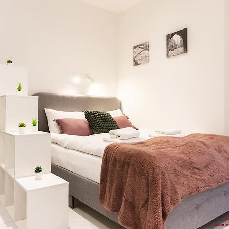 Apartment Nearto Old Town Halicka Street Krakau Buitenkant foto
